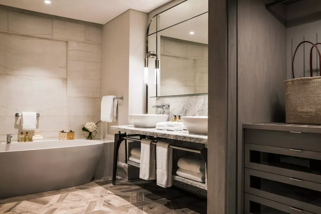 Beachfront Room - Bathroom