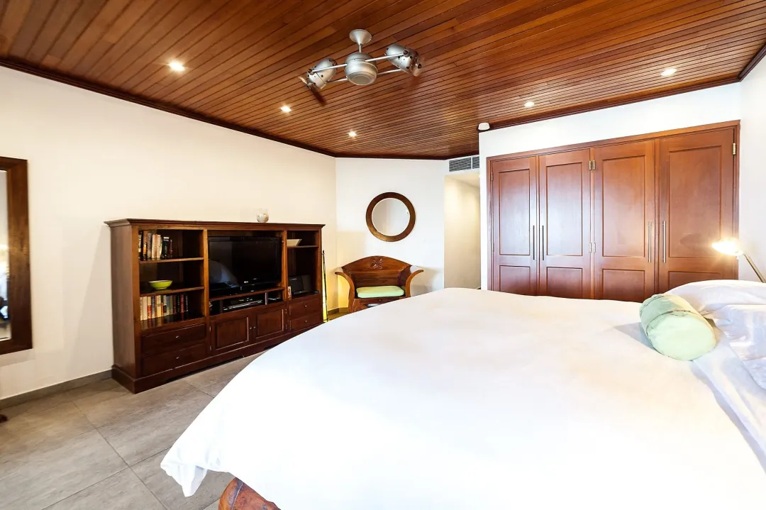 Odysseys Travel - Le Petit Hotel - Oversized Deluxe Studio - Bedroom