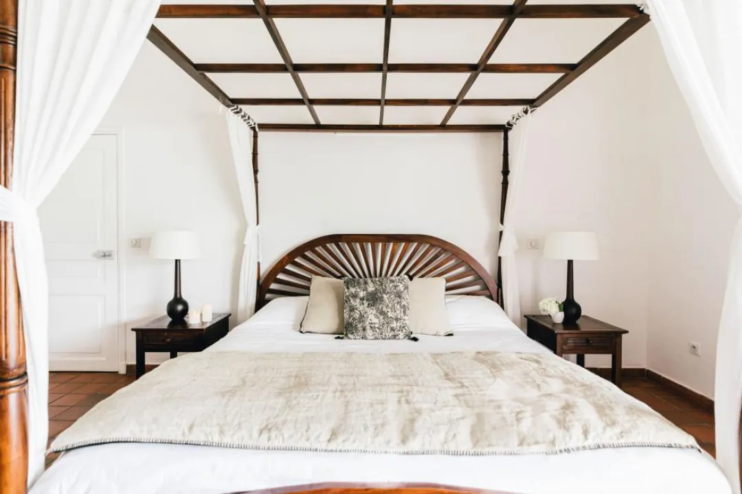 Odysseys Travel - Hôtel Esmeralda Resort - Superior Suite - Bedroom