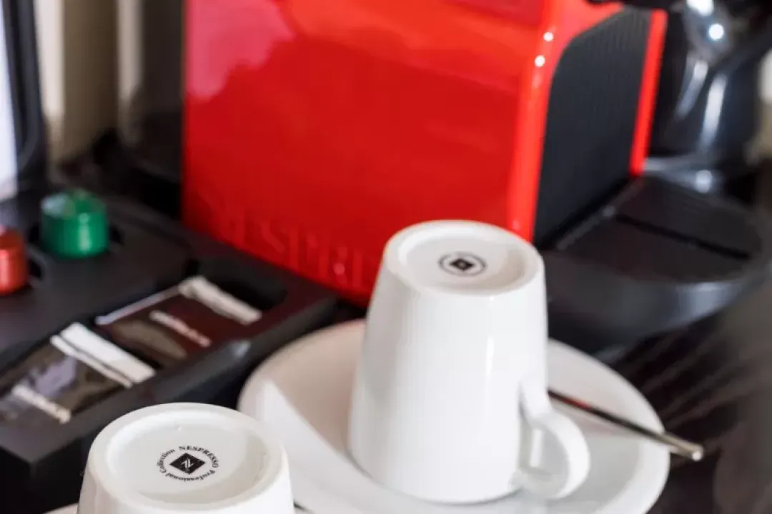 Odysseys Travel - Holland Beach House Hotel - City View - Espresso Machine
