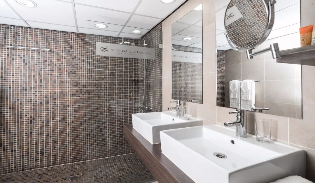 Odysseys Travel - Holland Beach House Hotel - Beach View - Bathroom