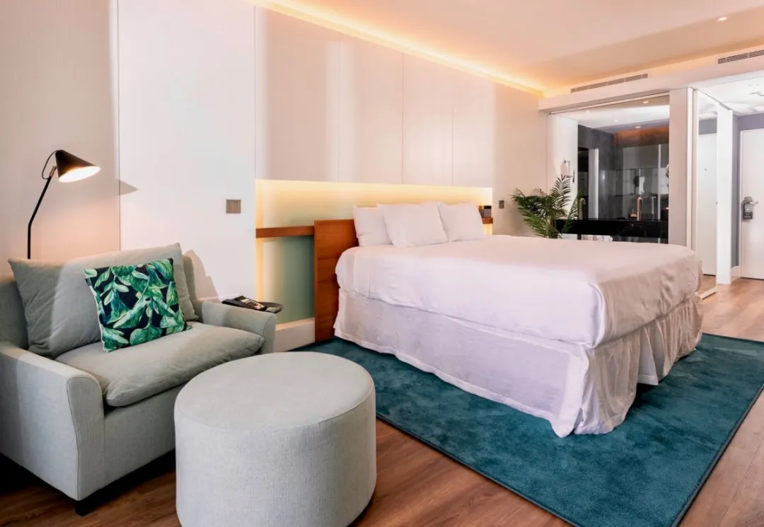 Odysseys Travel - Holland Beach House Hotel - Executive City View - Bedroom View