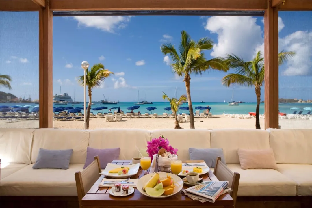 Odysseys Travel - Holland Beach House Hotel - Ocean Lounge - Dining Area