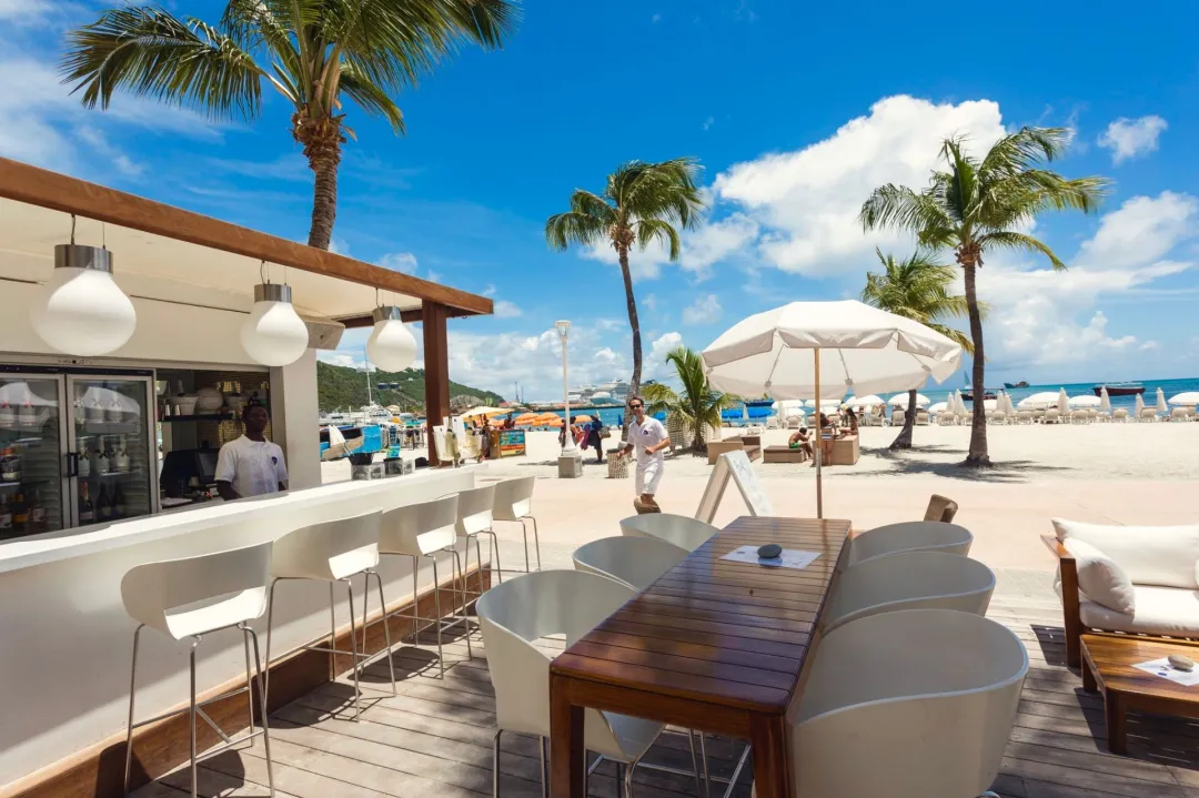 Odysseys Travel - Holland Beach House Hotel - Beach Bar