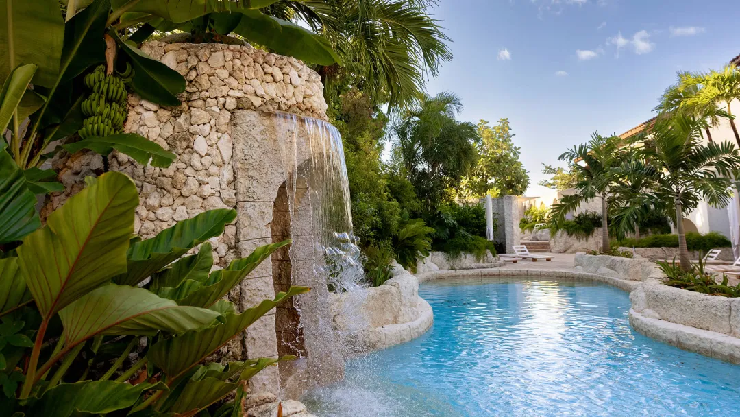 Blue Monkey Hotel & Beach Club, Barbados - Pool Fountain