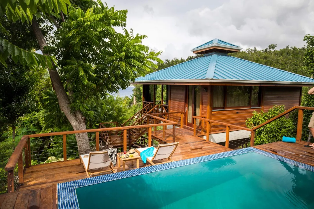Ylang Ylang One Bedroom Villa - Pool Lounge