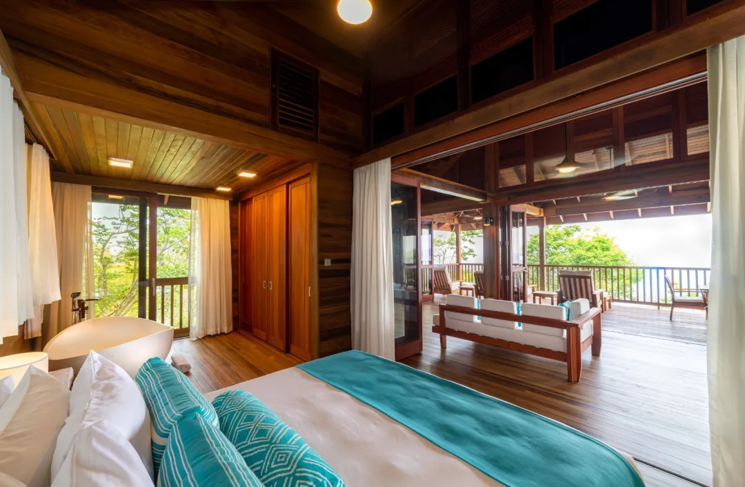 Zabuco Honeymoon Villa - King Bed