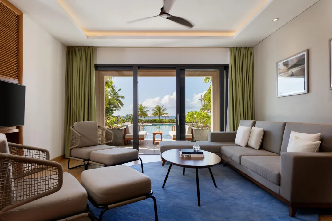 Emerald Pool Suite - Living Room