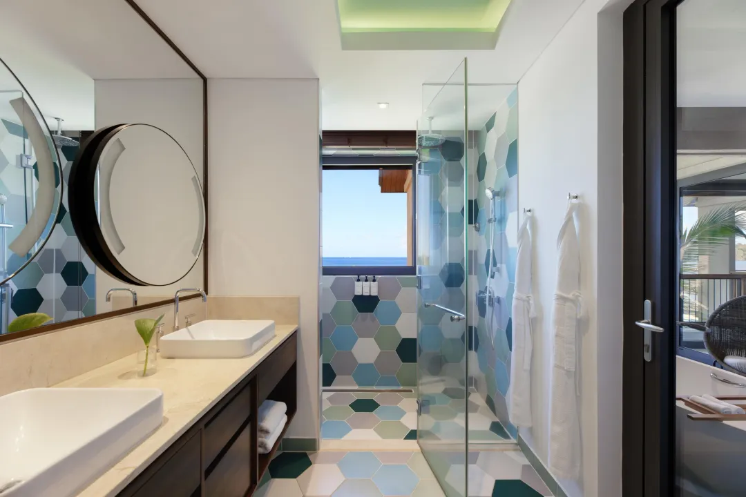 Kweyol Suite - Shower Room