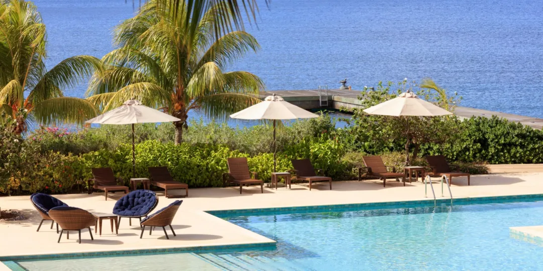 InterContinental Dominica Cabrits Resort & Spa by IHG - Pool Lounge