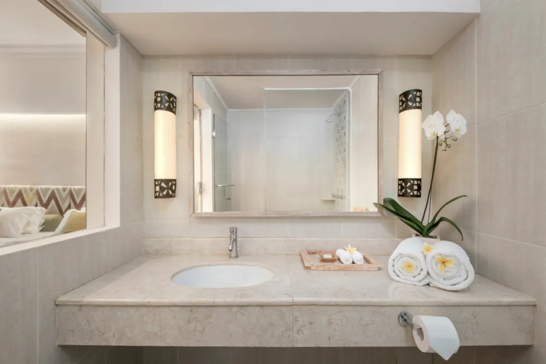 Garden Cottage - Bathroom