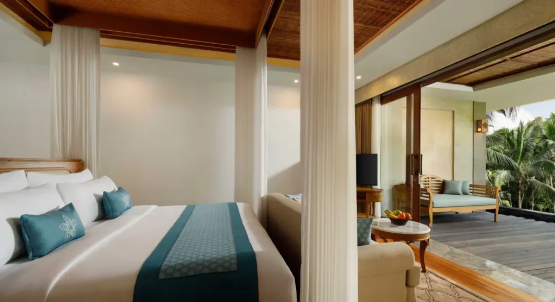 Valley Suite - Bedroom With View