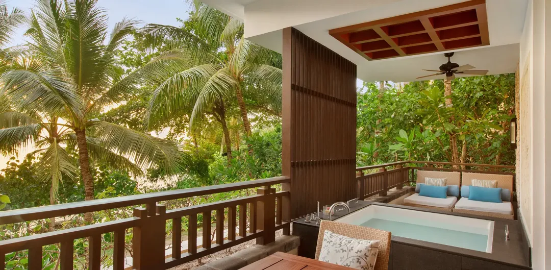 Sea View Suite - Balcony Lounge