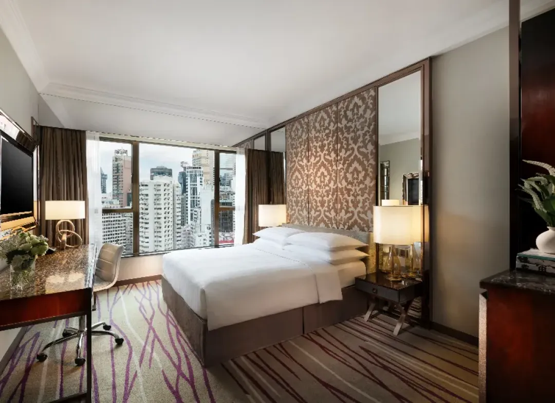 Dorsett-Wanchai-Premier-Causeway-Bay-City-View-Room-King-Bed