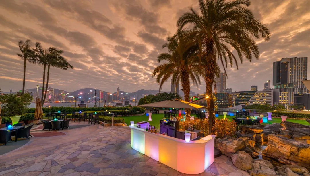 Harbour-Plaza-Metropolis-Garden-Area