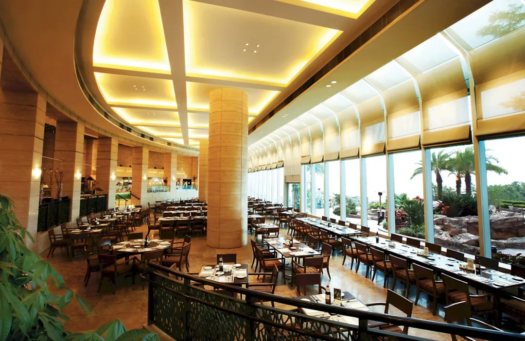 Harbour-Plaza-Metropolis-Promenade