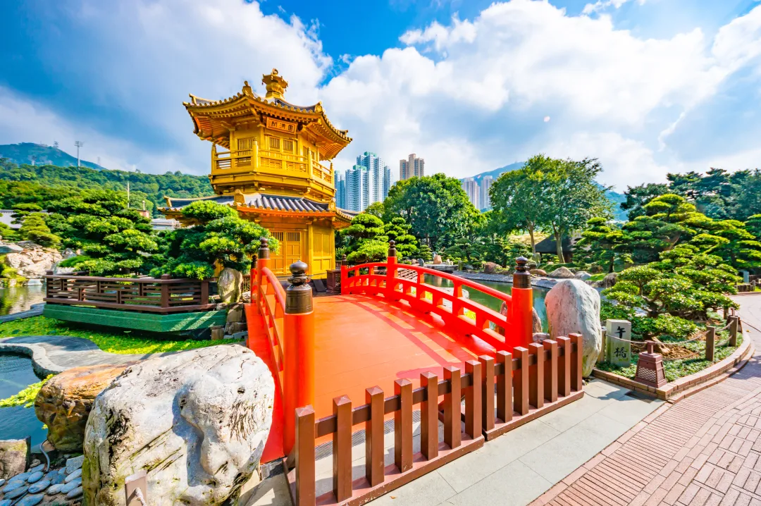 Odysseys Travel - Golden pagoda of Nan lian garden