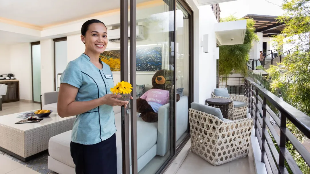 One Bedroom Suite - Balcony Lounge
