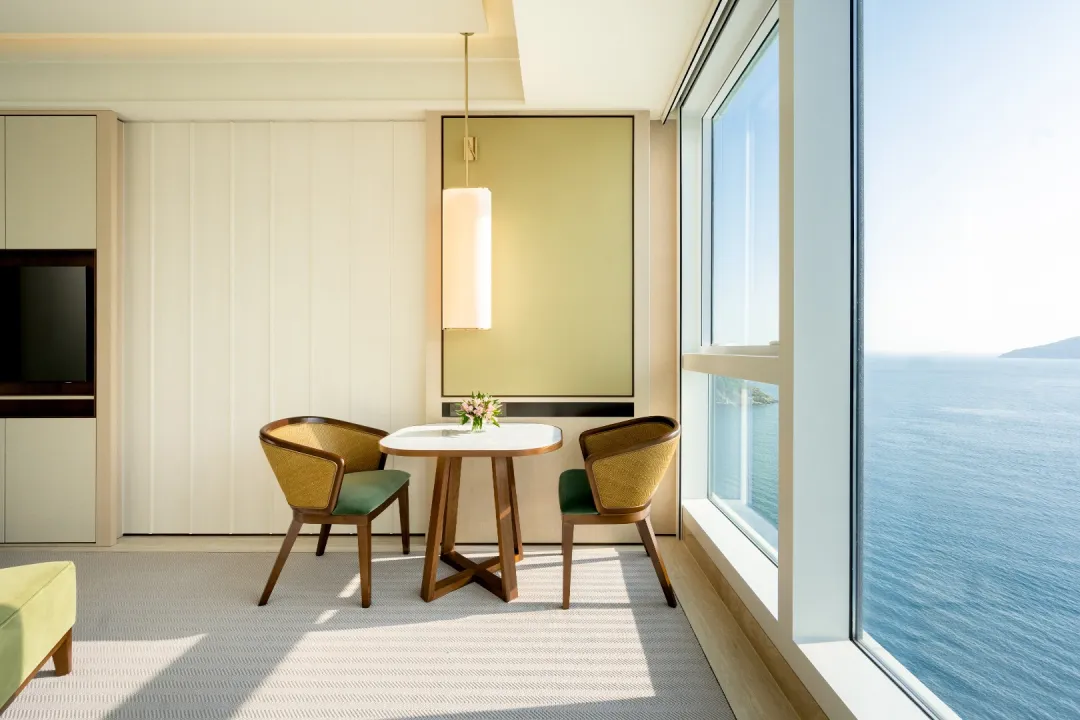 Fullerton-Ocean-Park-Hotel-Hong-Kong-Oceanfront-Room-Detail