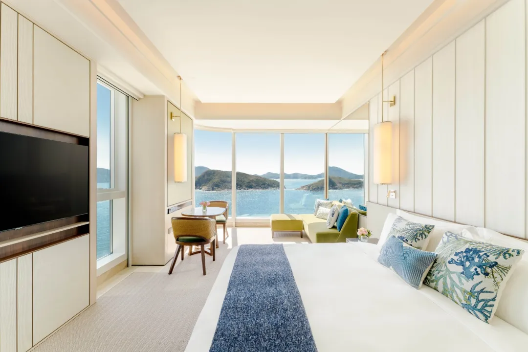 Fullerton-Ocean-Park-Hotel-Hong-Kong-Premier-Oceanfront-Room-King-Bed