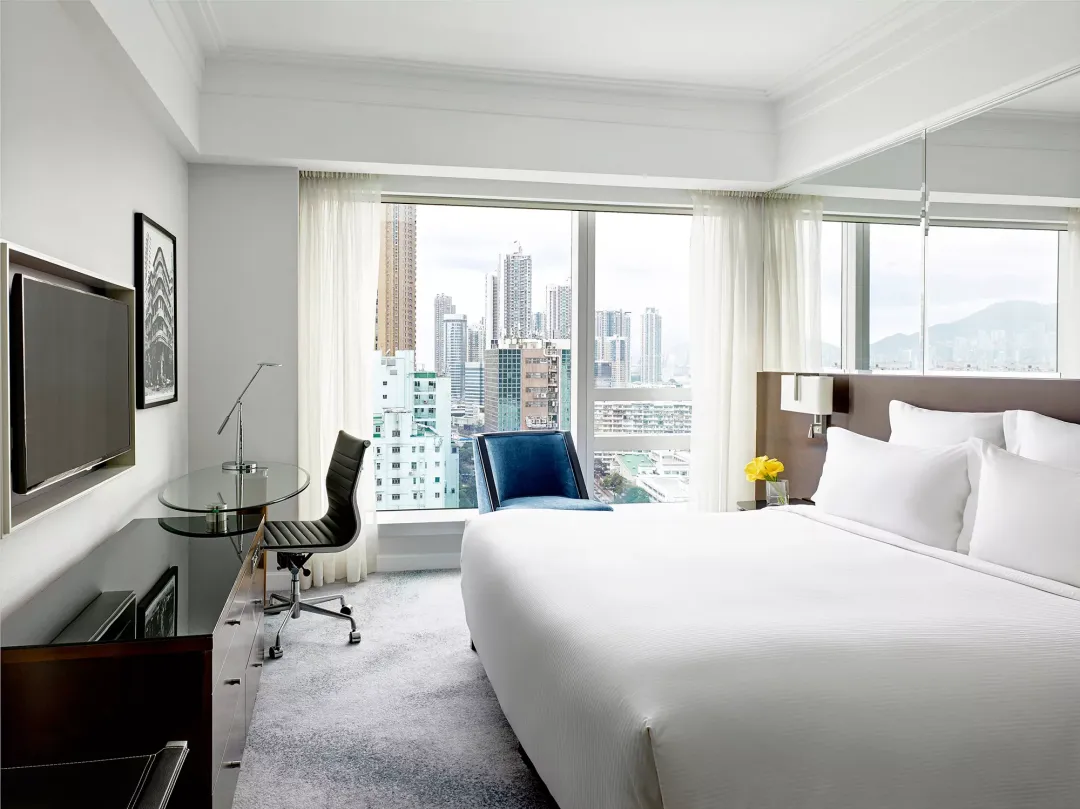 Cordis-Hong-Kong-Superior-Room-Bedroom