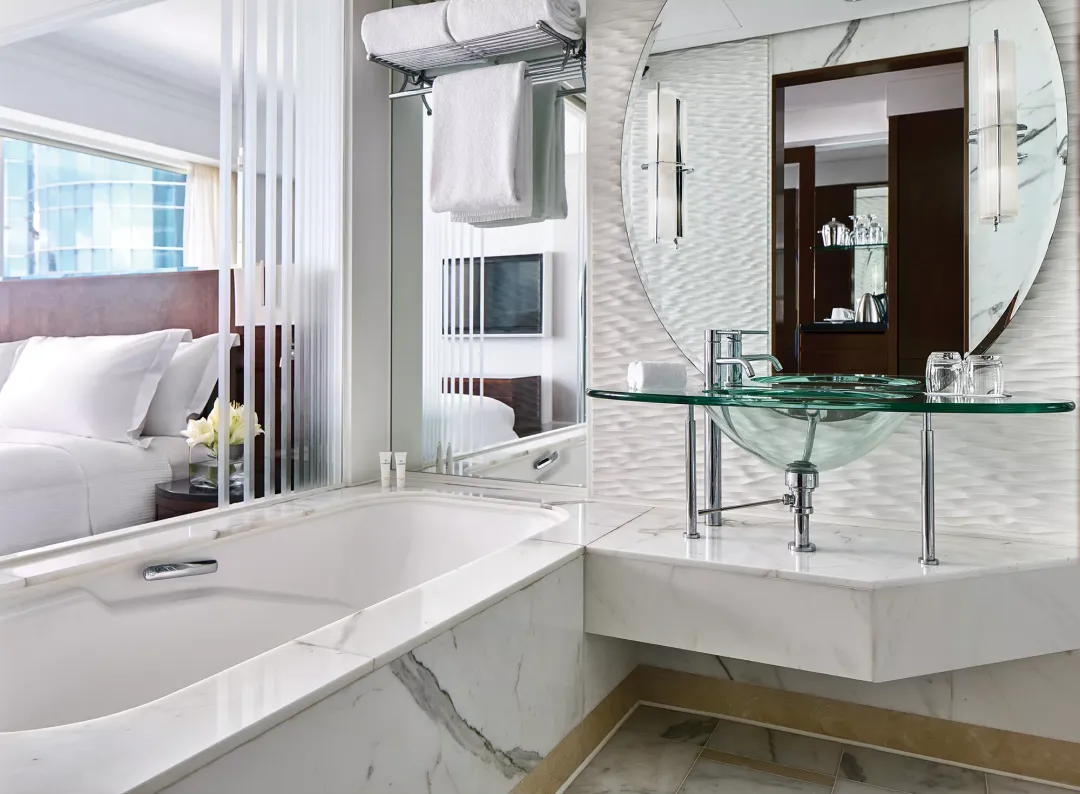 Cordis-Hong-Kong-Premier-Room-Bathroom