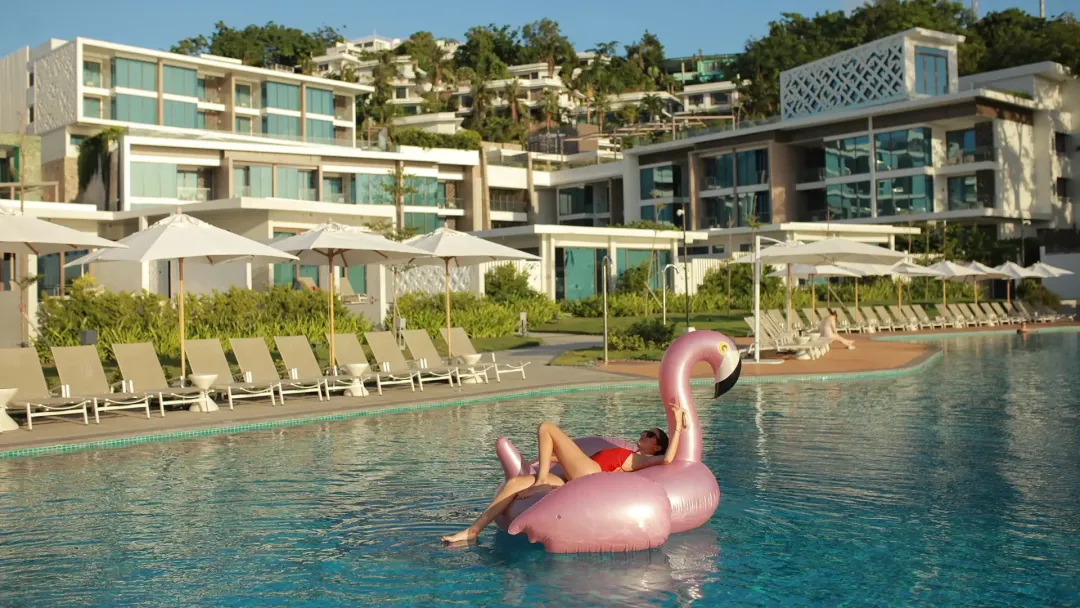 Crimson Resort and Spa Boracay - Pool Lounge With Hotel View