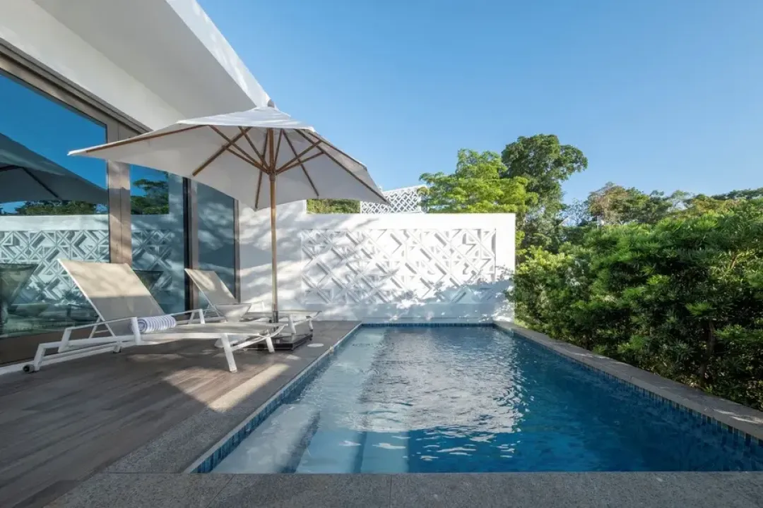 Crimson Resort and Spa Boracay - Suite Pool
