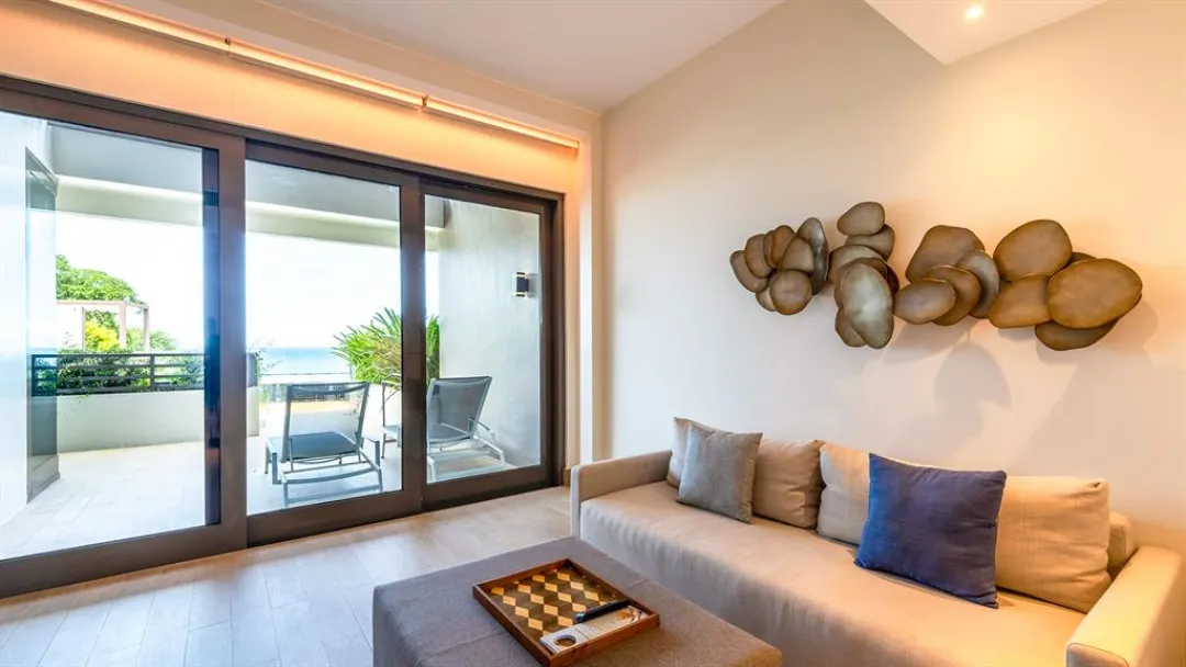 Suite with Pool Access - Living Room