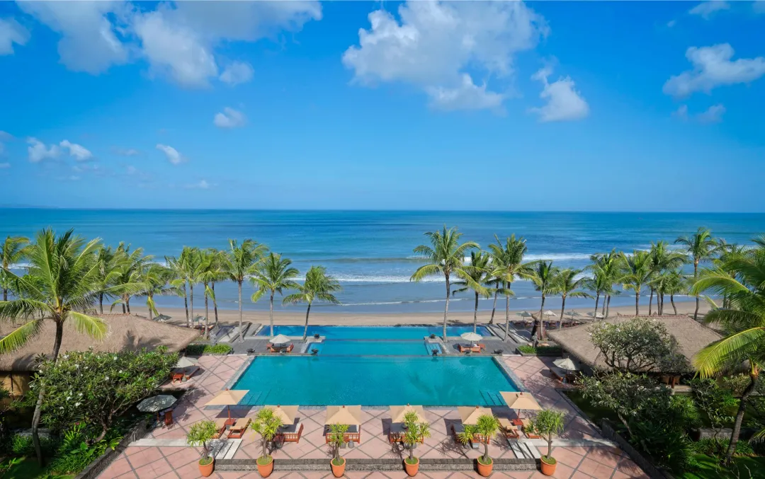 Odysseys-Travel-The-Legian-Bali-Seminyak-Beach-and-Pool