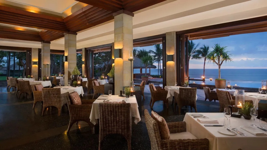 The-Legian-Seminyak-Bali-The-Restaurant