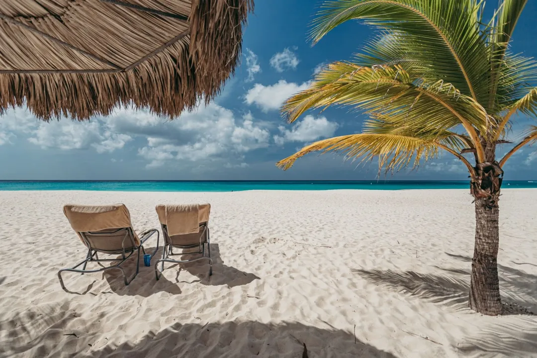 Odysseys-Travel-Manchebo-Beach-Resort-and-Spa-Beach-Beds