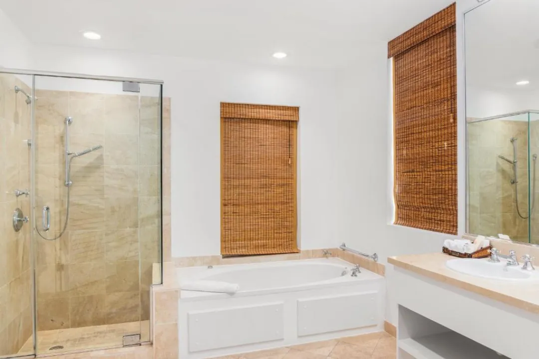 One Bedroom Water View Suite - Bathroom