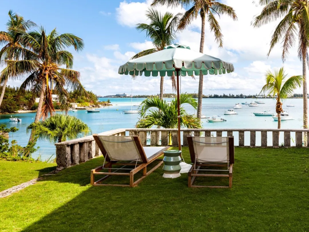 Two Bedroom Water View Suite - Lounge With Sea View