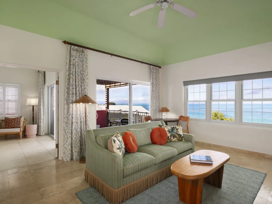 Two Bedroom Water View Suite - Seating Aeria With View