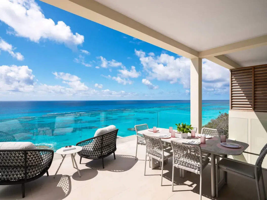 Two Bedroom Oceanfront Suite - Balcony Lounge