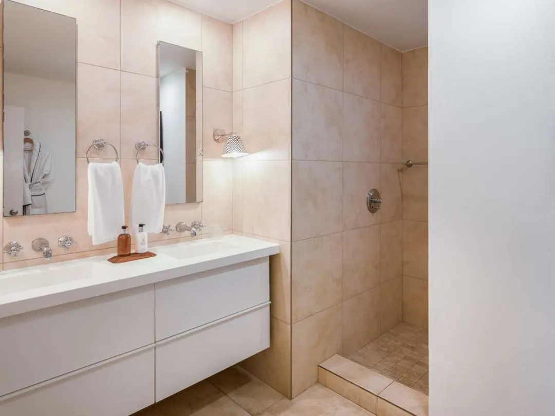 Odysseys Travel - Cambridge Beaches Bermuda - One Bedroom Garden View Suite - Bathroom
