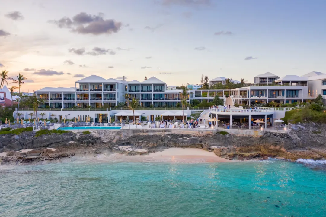 The Loren Bermuda - Hote View From The Sea