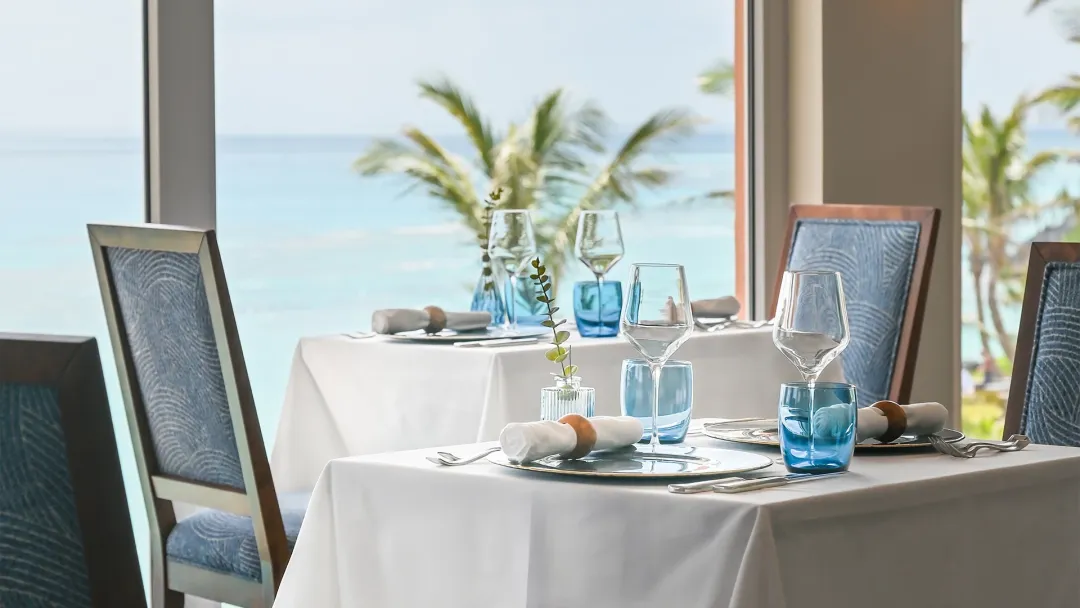 Odyssyes-Travel-The-Reefs-Resort-and-Club-Bermuda-Solaris-Restaurant