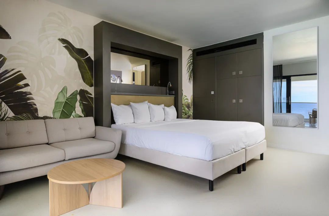 Ocean Front Room - Bedroom With Seating Aeria