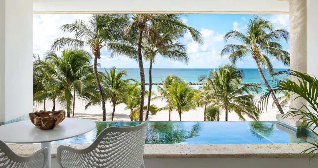 Beachfront One Bedroom Skypool Butler Suite with Balcony Tranquility Soaking Tub - Terrace Pool