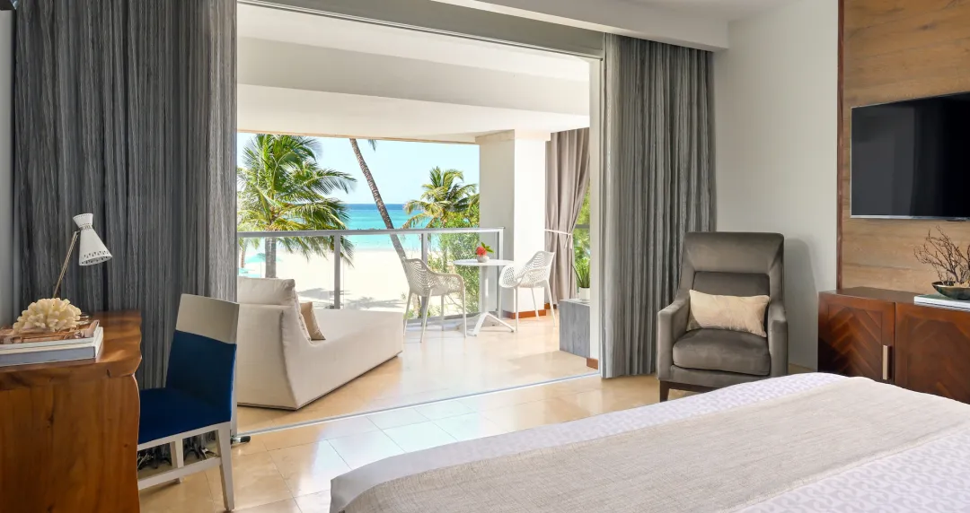 Beachfront One Bedroom Butler Suite with Balcony Tranquility Soaking Tub - Bedroom