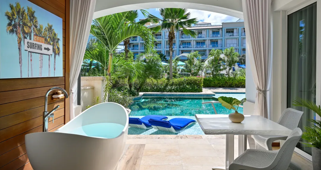 Millionaire Crystal Lagoon Swim-up Butler One Bedroom Suite with Patio Tranquility Soaking Tub - Terrace Lounge