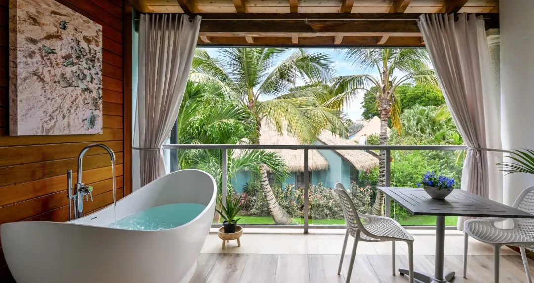 South Seas Crystal Lagoon Club Level Barbados Suite with Balcony Tranquility Soaking Tub - Balcony Bathtub