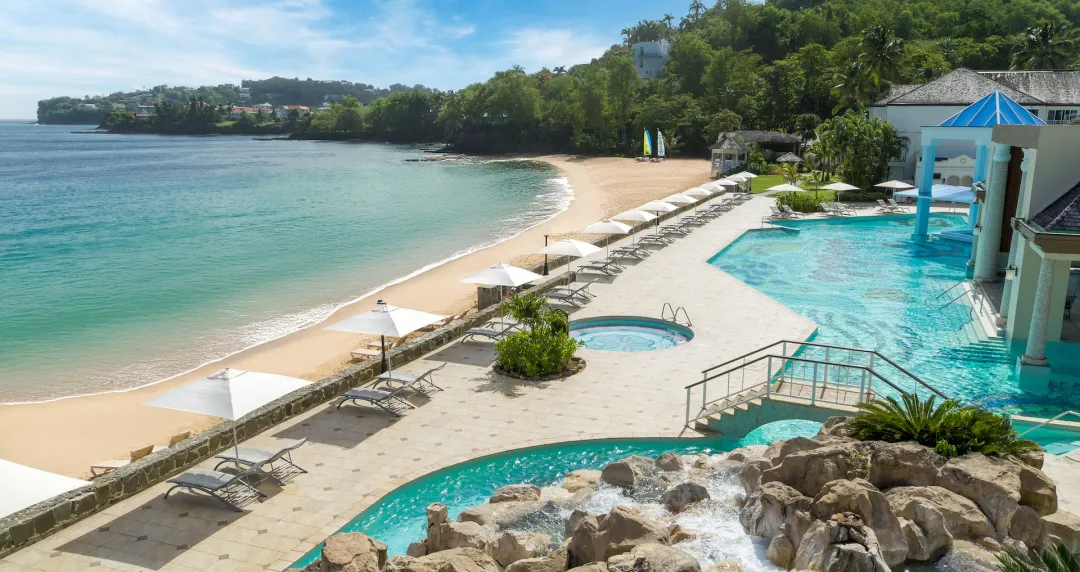Sandals Regency La Toc - Pool Lounge