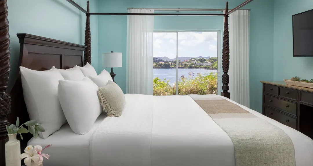 Sunset Bluff Honeymoon Oceanfront One Bedroom Butler Villa Suite with Private Pool - Bedroom