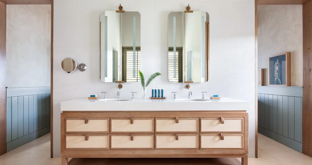 Halcyon Shore House Butler Suite with Balcony Tranquility Soaking Tub - Bathroom