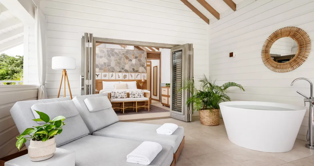Halcyon Shore House Butler Suite with Balcony Tranquility Soaking Tub - Terrace Bathtub