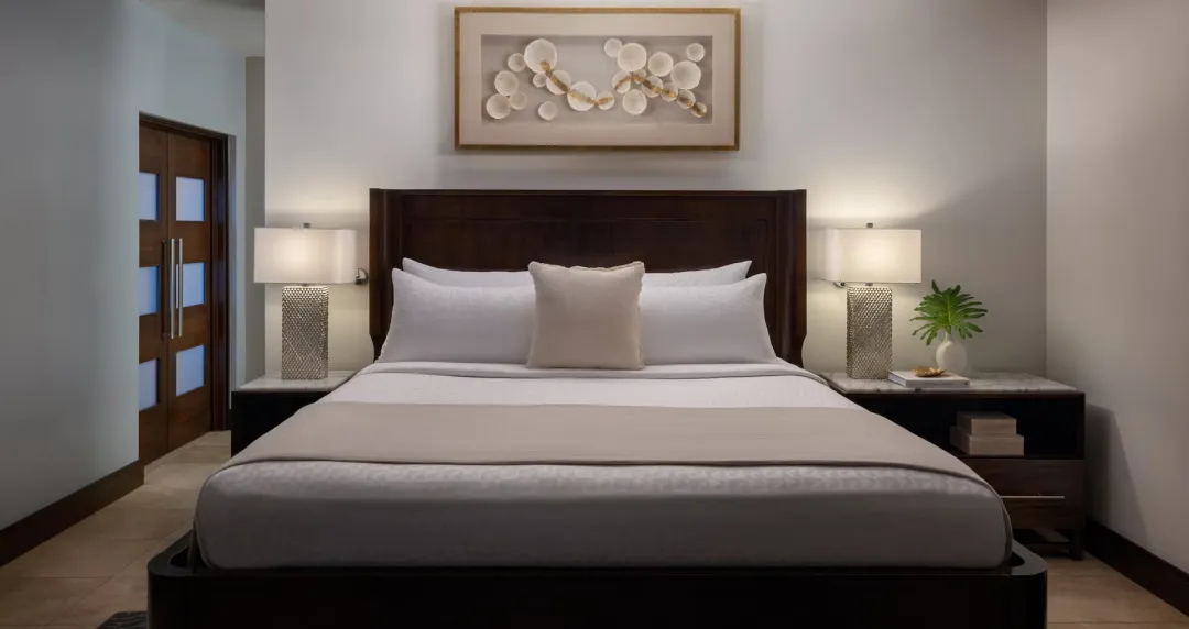 Italian Oceanview PH. One Bedroom SkyPool Butler Suite with Balcony Tranquility Soaking Tub - Bedroom