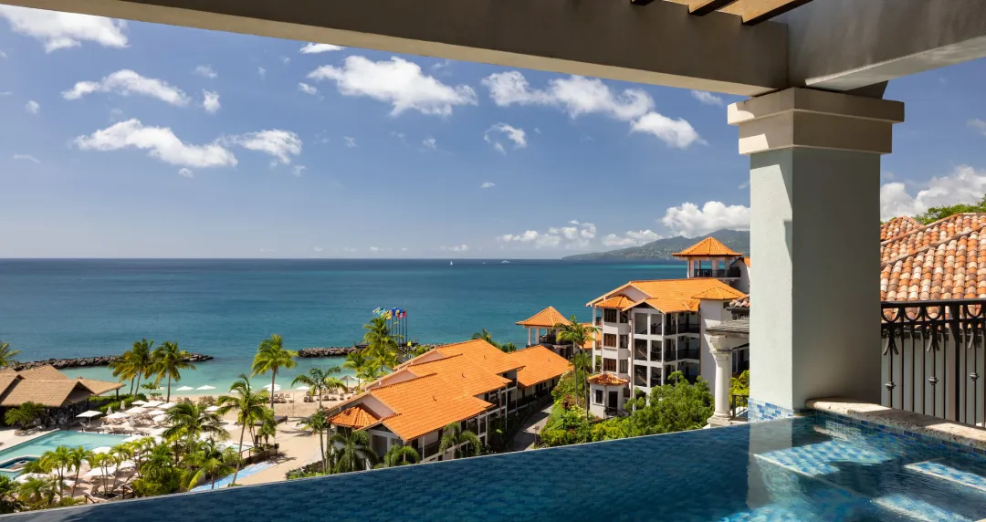 Italian Oceanview PH. One Bedroom SkyPool Butler Suite with Balcony Tranquility Soaking Tub - Terrace Pool